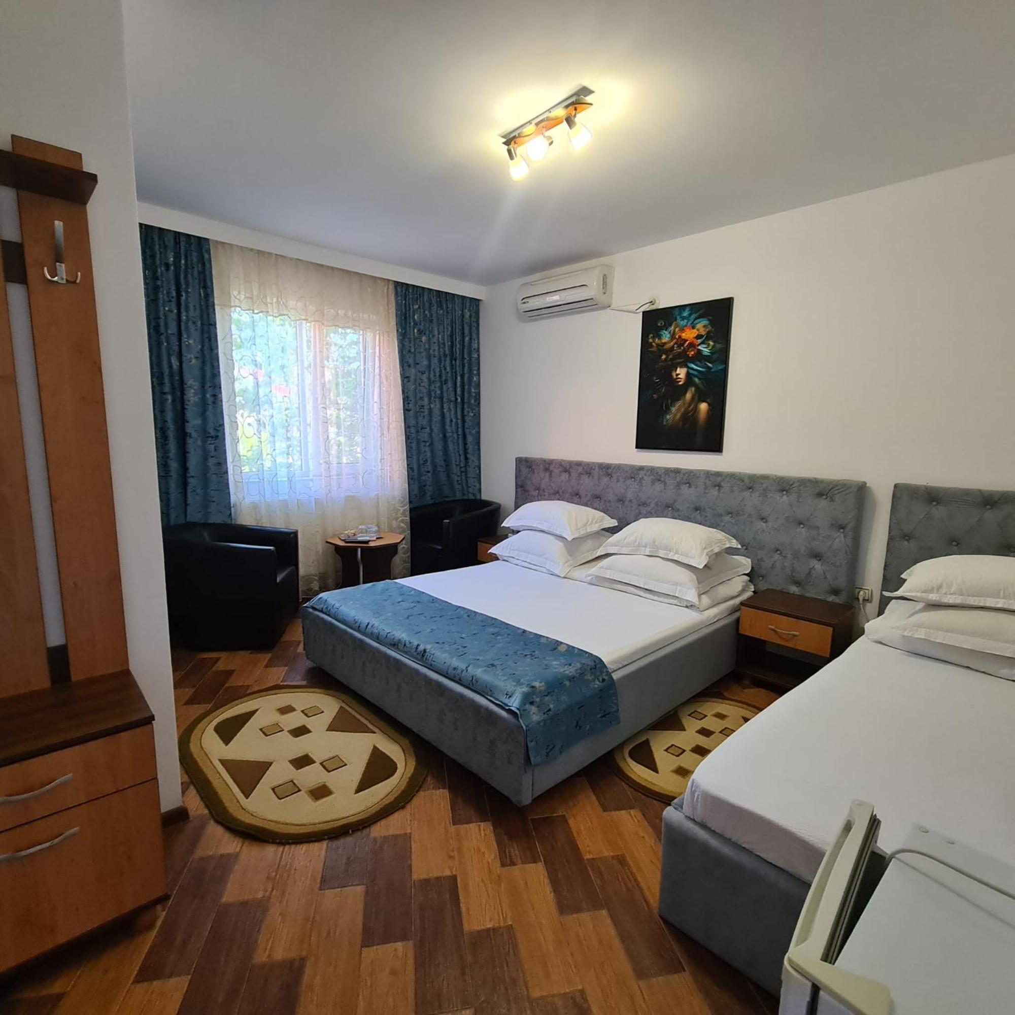 Hotel Casa Bianca Două Mai Esterno foto